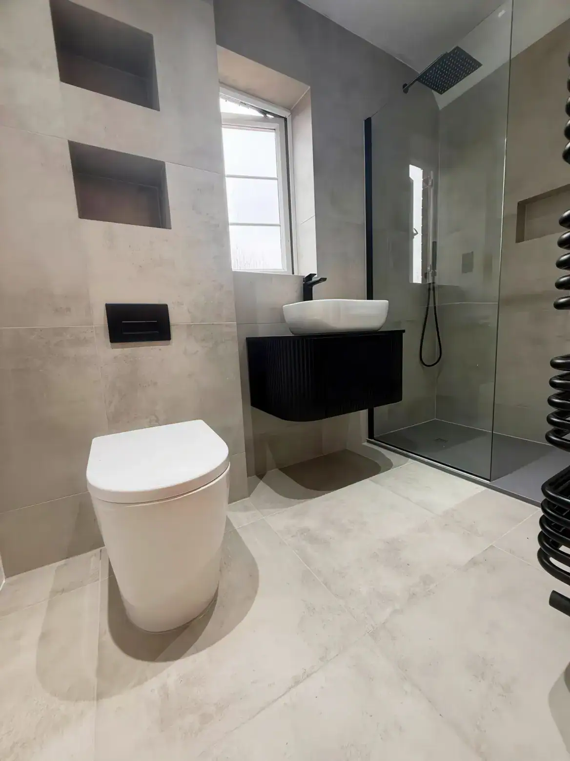 Monochrome Minimalist 01